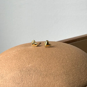 Everyday Heart Studs - Gold