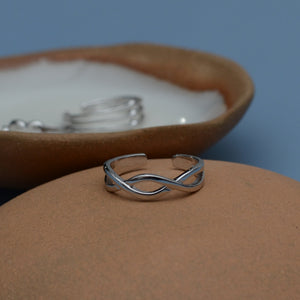 Infinity wave Toe Ring