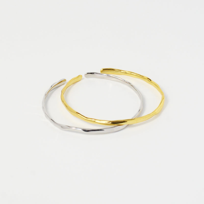 
            
                Load image into Gallery viewer, Liquid Gold Stackable Bangle | Gold
            
        